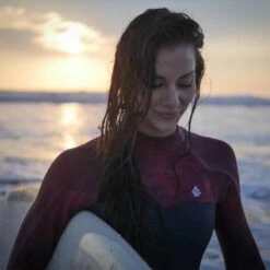 Produits populaires -Plongee Sous Boutique combinaison surf femme saint jacques wetsuits lisa backzip bordeaux 4 3mm 2023 1