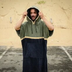 Poncho Surf Adulte Saint Jacques Wetsuits Kaki-Bleu -Plongee Sous Boutique poncho surf adulte saint jacques wetsuits kaki bleu 3